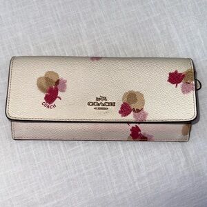🌸🌷⚪️ Coach White Floral Snap Long Wallet
